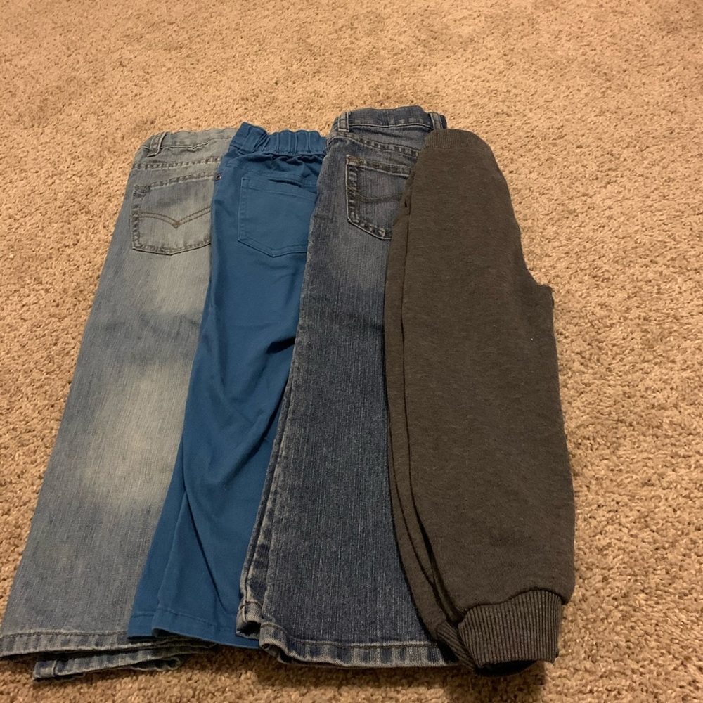 Lot of pants 5-5T (4 pair) more for outside play.